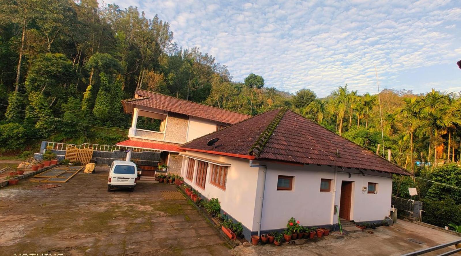 Coorg Divine Spark Home Stay Suntikoppa 外观 照片