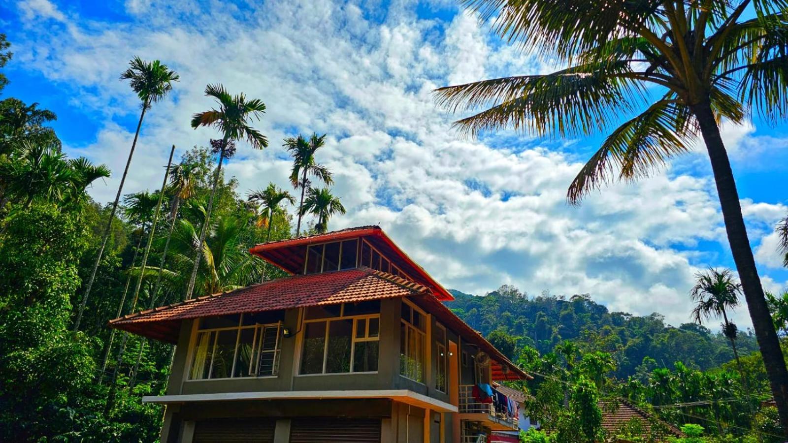 Coorg Divine Spark Home Stay Suntikoppa 外观 照片